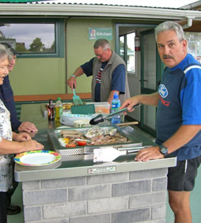 Omokoroa Kiwi Holiday Park ตาอูรังกา ภายนอก รูปภาพ