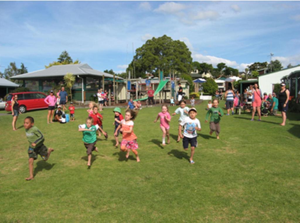Omokoroa Kiwi Holiday Park ตาอูรังกา ภายนอก รูปภาพ