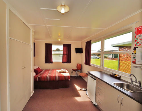 Omokoroa Kiwi Holiday Park ตาอูรังกา ภายนอก รูปภาพ