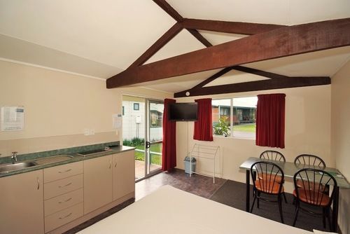 Omokoroa Kiwi Holiday Park ตาอูรังกา ภายนอก รูปภาพ