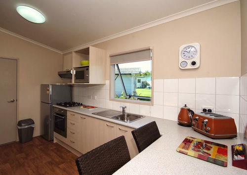 Omokoroa Kiwi Holiday Park ตาอูรังกา ภายนอก รูปภาพ