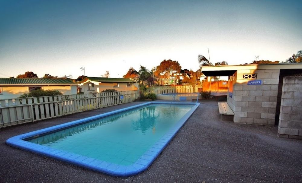 Omokoroa Kiwi Holiday Park ตาอูรังกา ภายนอก รูปภาพ