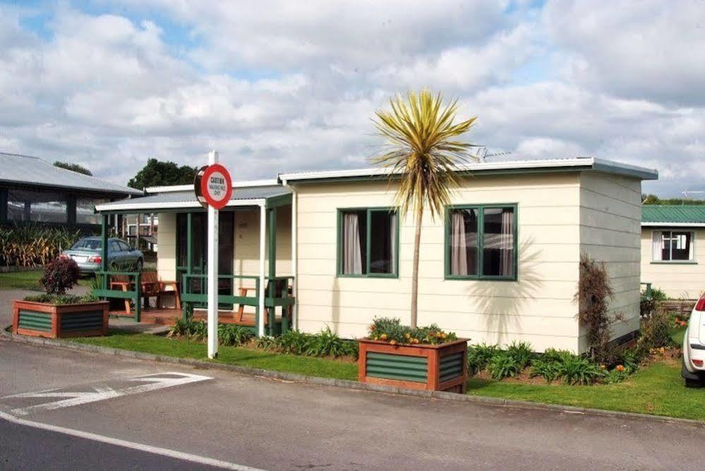 Omokoroa Kiwi Holiday Park ตาอูรังกา ภายนอก รูปภาพ
